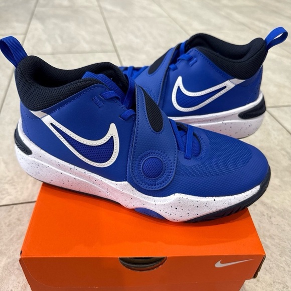 Nike Blue and White Sneakers with Athletic Design - Picture 1 of 2